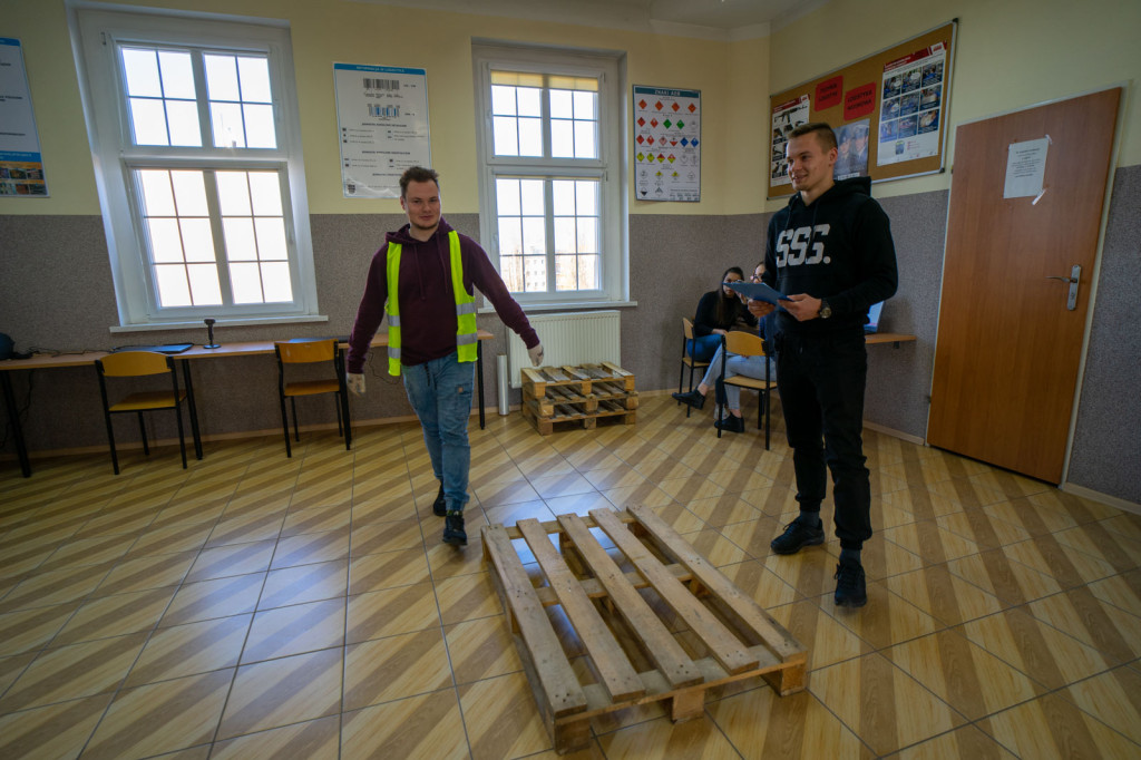 Nowe sale dydaktyczne w ZSB im. Księcia Jerzego II Piasta w Brzegu pozwolą na lepsze kształcenie w zawodach [zdjęcia]