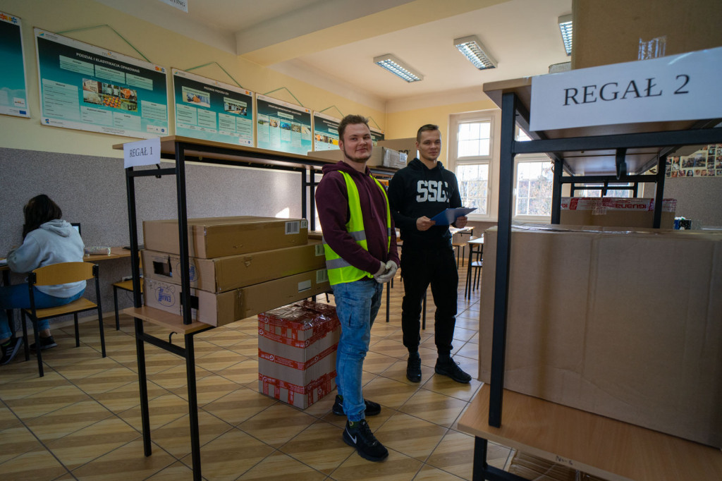 Nowe sale dydaktyczne w ZSB im. Księcia Jerzego II Piasta w Brzegu pozwolą na lepsze kształcenie w zawodach [zdjęcia]