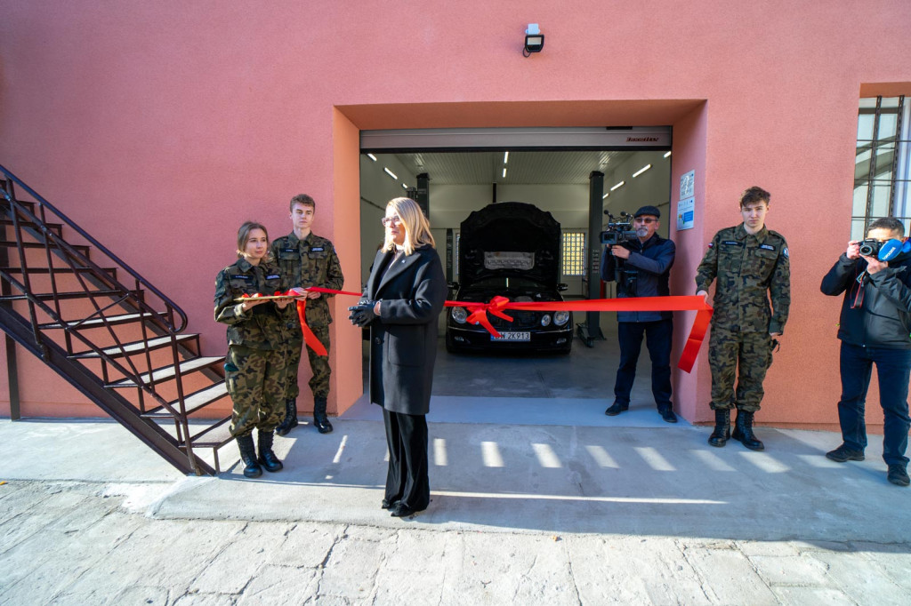 Nowe sale dydaktyczne w ZSB im. Księcia Jerzego II Piasta w Brzegu pozwolą na lepsze kształcenie w zawodach [zdjęcia]