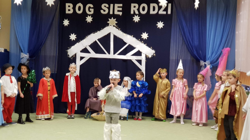 Bajkowe Jasełka w PP8 w Brzegu