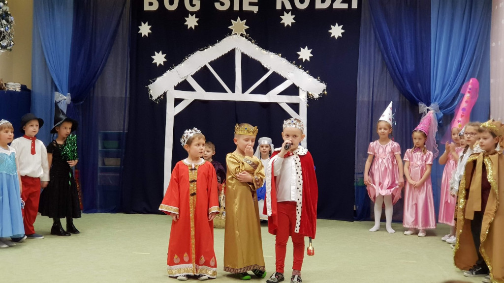 Bajkowe Jasełka w PP8 w Brzegu