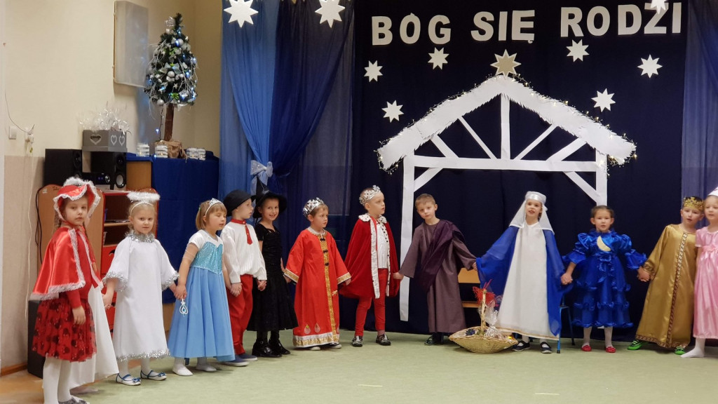 Bajkowe Jasełka w PP8 w Brzegu