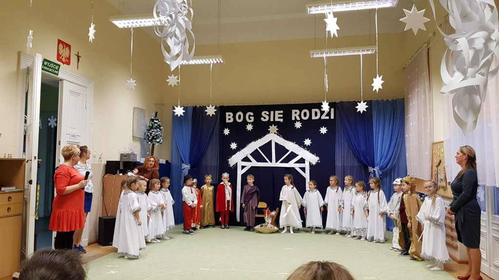Bajkowe Jasełka w PP8 w Brzegu