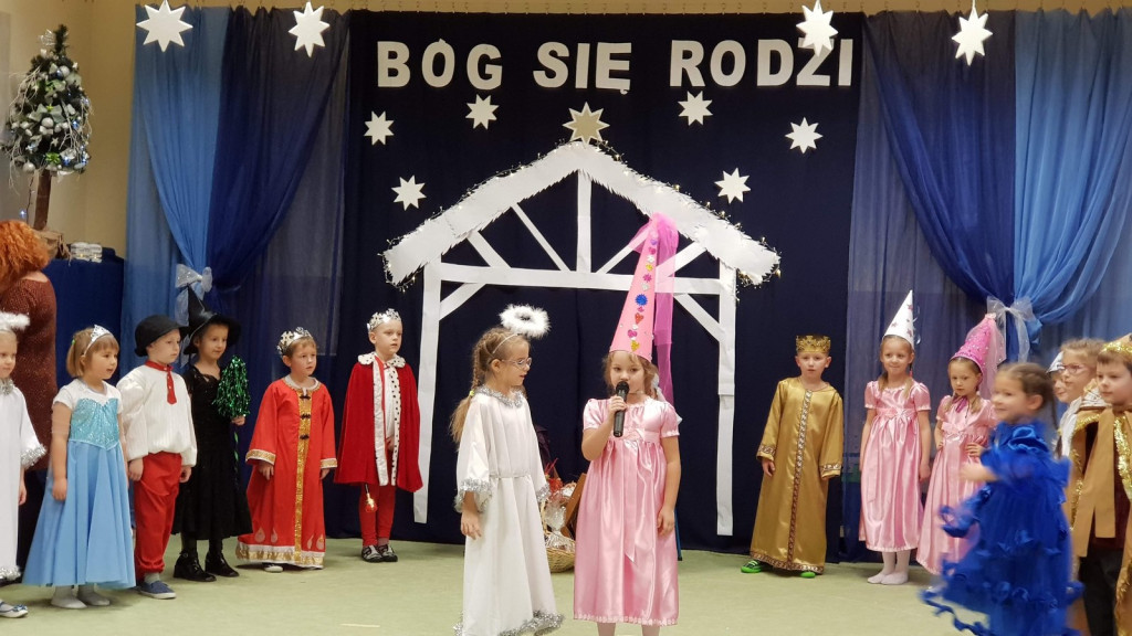 Bajkowe Jasełka w PP8 w Brzegu