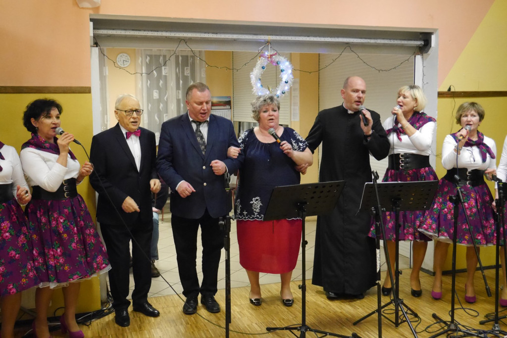 Radosne kolędowanie w Dobrzyniu [fotorelacja]