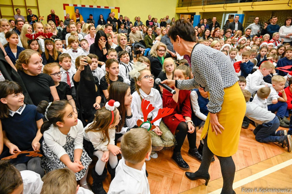 Czy Boże Narodzenie coś zmieni? Jasełka i kiermasz charytatywny w Ósemce