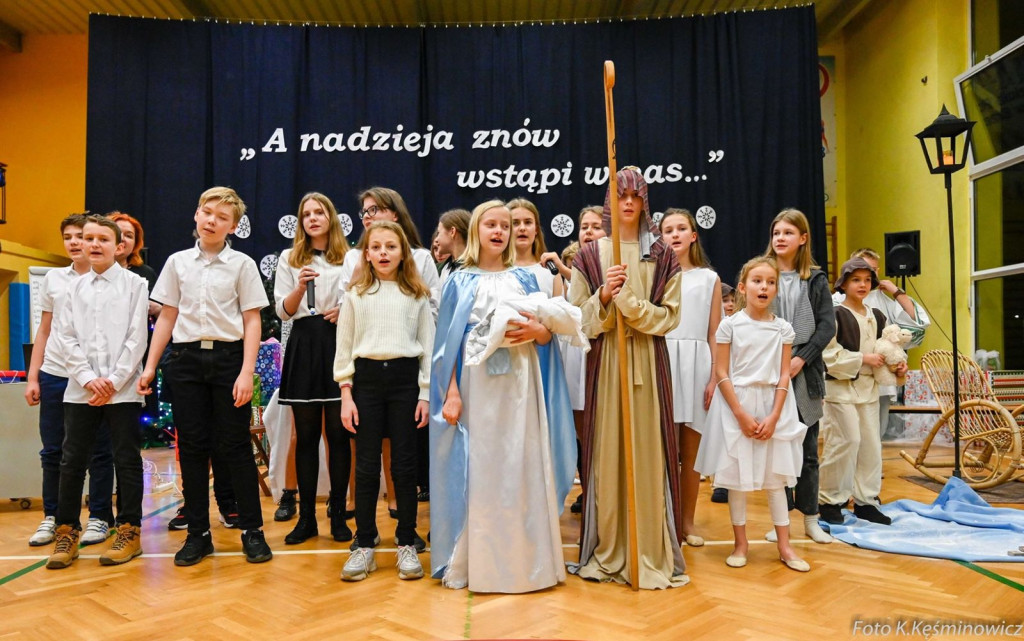 Czy Boże Narodzenie coś zmieni? Jasełka i kiermasz charytatywny w Ósemce