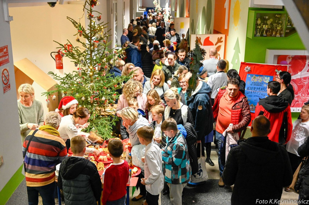 Czy Boże Narodzenie coś zmieni? Jasełka i kiermasz charytatywny w Ósemce