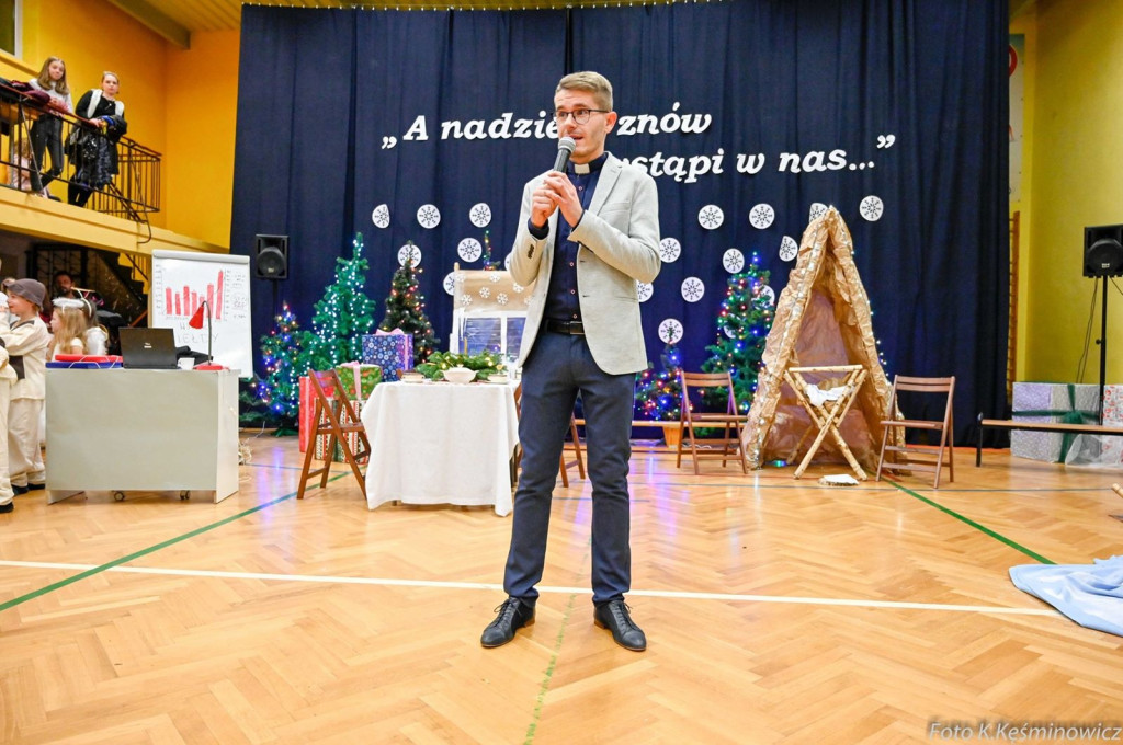 Czy Boże Narodzenie coś zmieni? Jasełka i kiermasz charytatywny w Ósemce