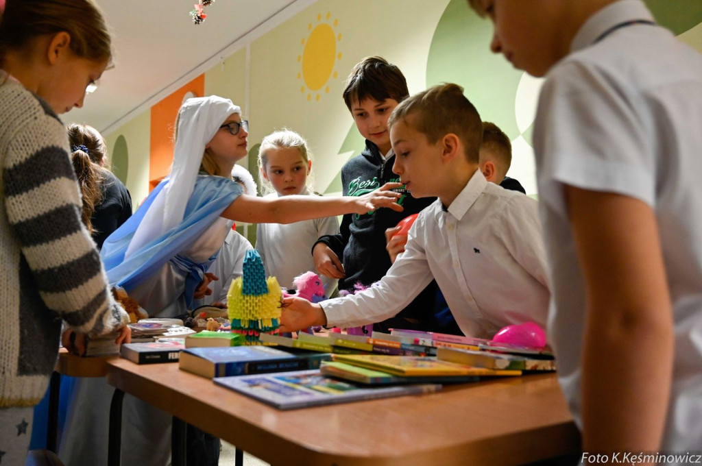 Czy Boże Narodzenie coś zmieni? Jasełka i kiermasz charytatywny w Ósemce