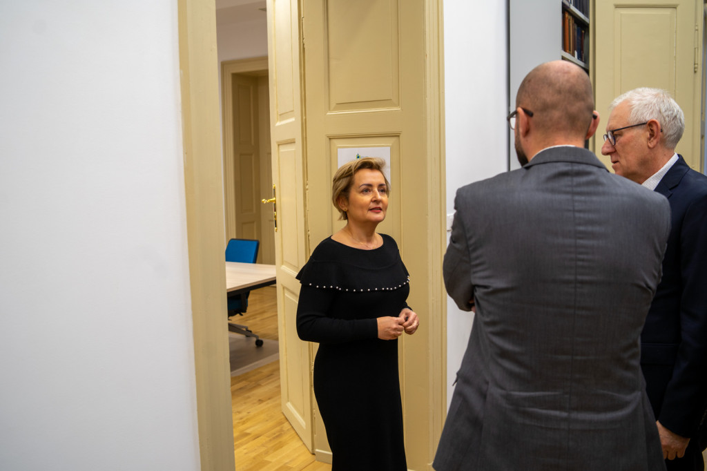 Ratusz w Grodkowie oficjalnie oddany do użytku po renowacji wnętrz