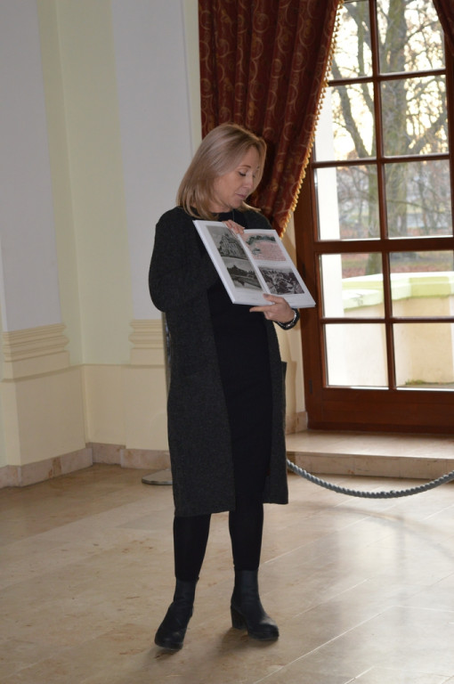 Niecodzienna lekcja historii w PSP w Lewinie Brzeskim