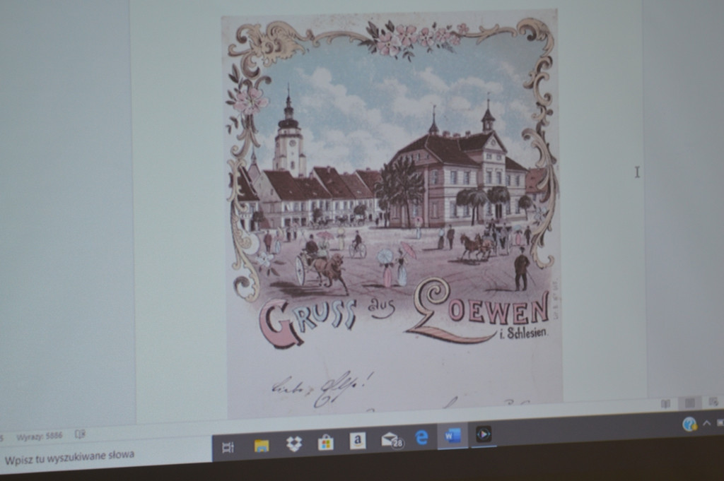 Niecodzienna lekcja historii w PSP w Lewinie Brzeskim