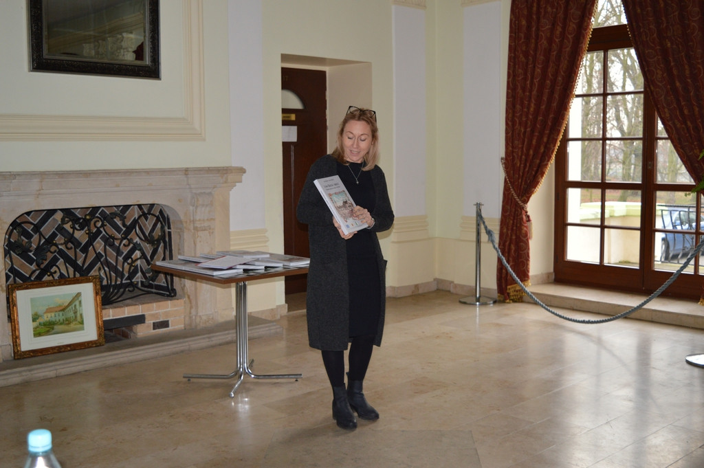 Niecodzienna lekcja historii w PSP w Lewinie Brzeskim