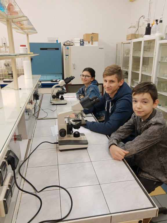 Udział uczniów PSP w Łosiowie w akcji ,,Noc Biologów``.