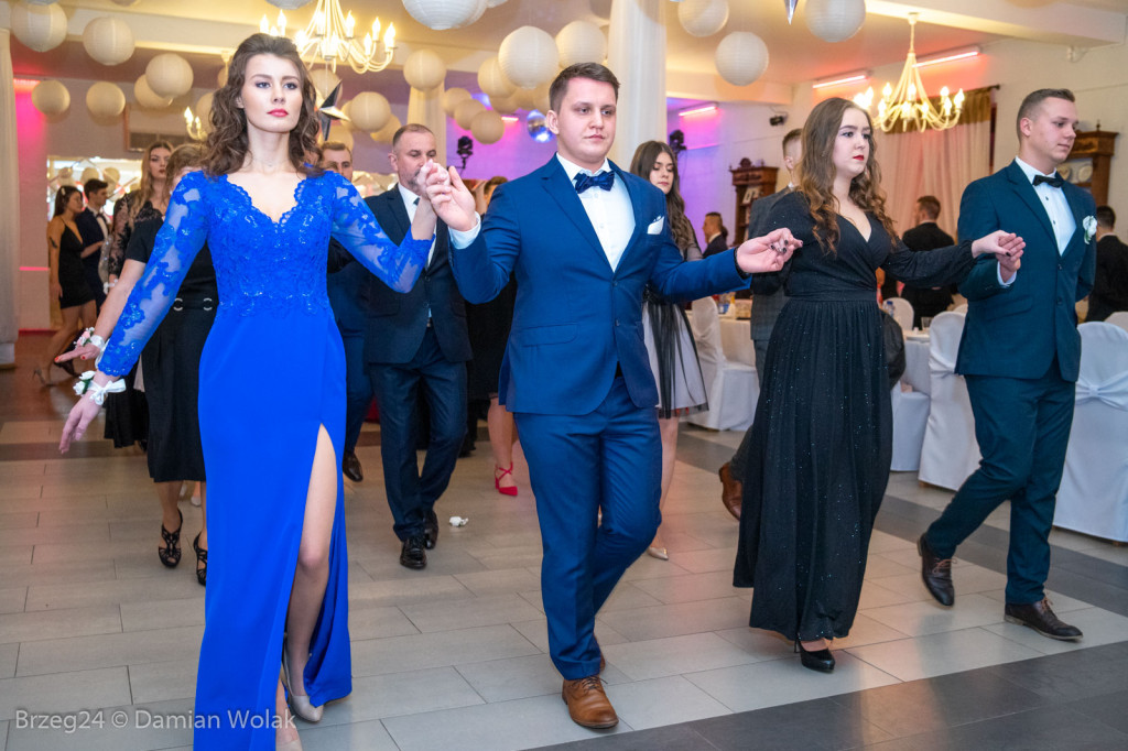 Studniówka 2020 w Zespole Szkół Ponadpodstawowych w Grodkowie [zdjęcia]