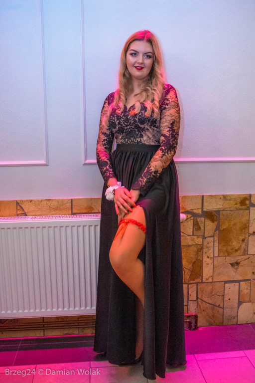 Studniówka 2020 w Zespole Szkół Ponadpodstawowych w Grodkowie [zdjęcia]