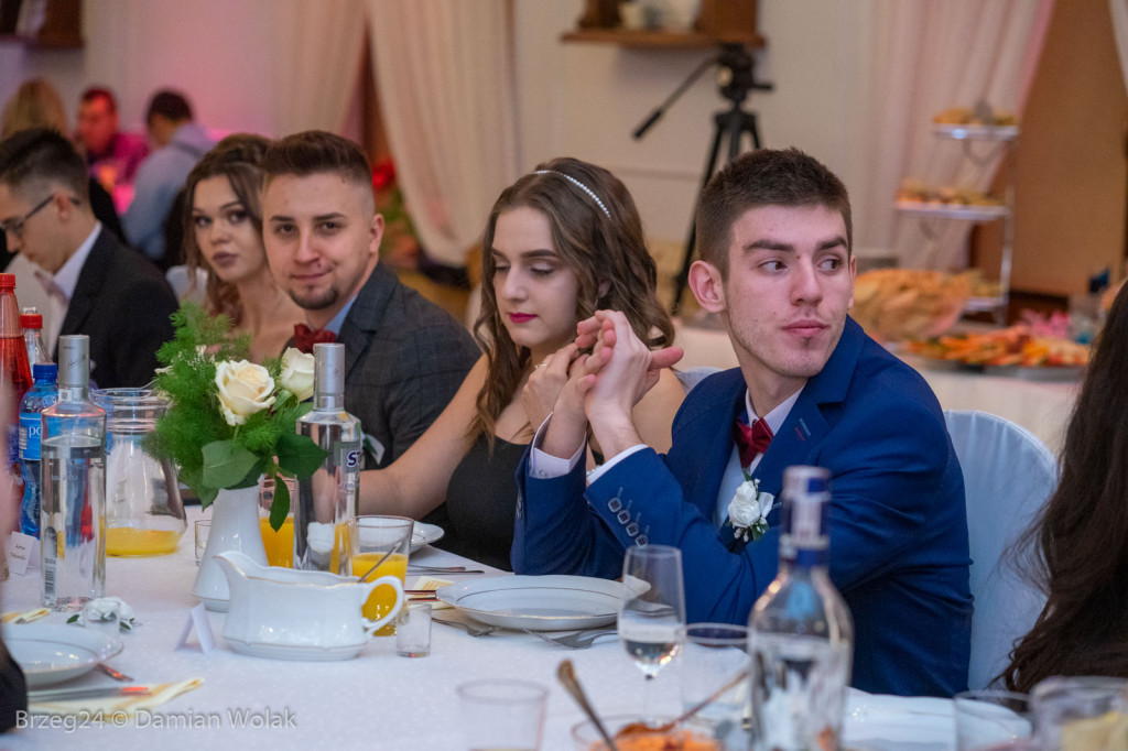 Studniówka 2020 w Zespole Szkół Ponadpodstawowych w Grodkowie [zdjęcia]