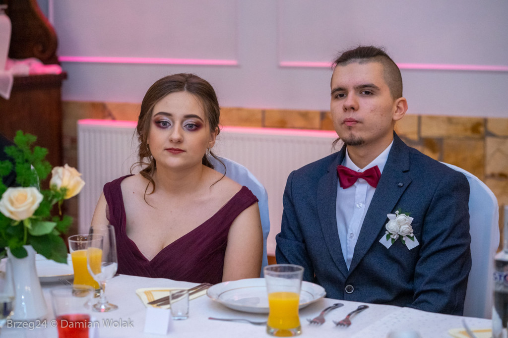 Studniówka 2020 w Zespole Szkół Ponadpodstawowych w Grodkowie [zdjęcia]