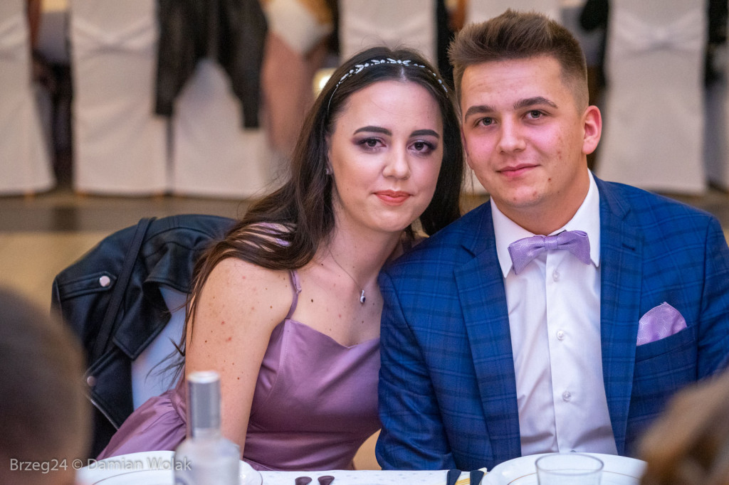 Studniówka 2020 w Zespole Szkół Ponadpodstawowych w Grodkowie [zdjęcia]