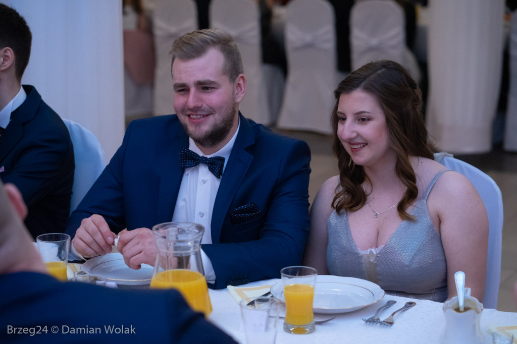 Studniówka 2020 w Zespole Szkół Ponadpodstawowych w Grodkowie [zdjęcia]