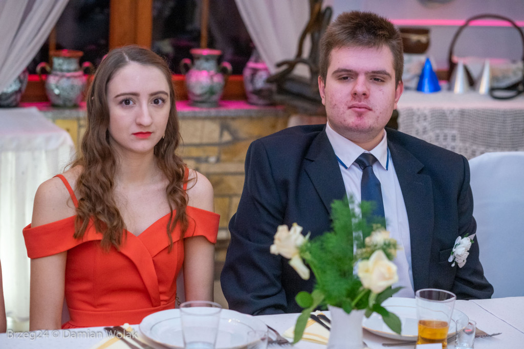 Studniówka 2020 w Zespole Szkół Ponadpodstawowych w Grodkowie [zdjęcia]