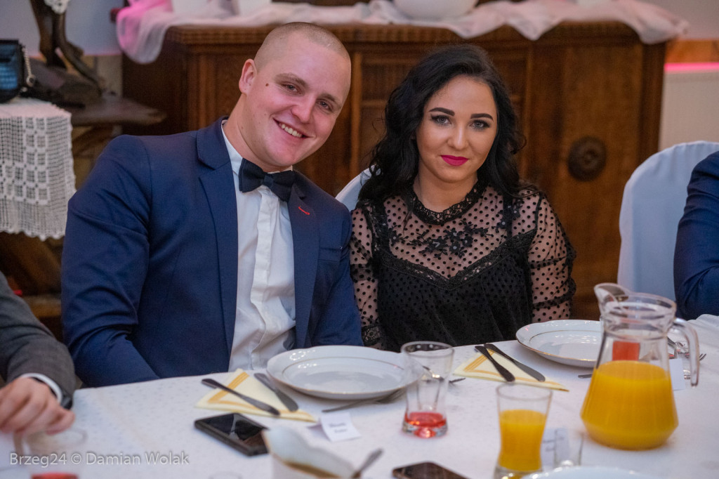 Studniówka 2020 w Zespole Szkół Ponadpodstawowych w Grodkowie [zdjęcia]