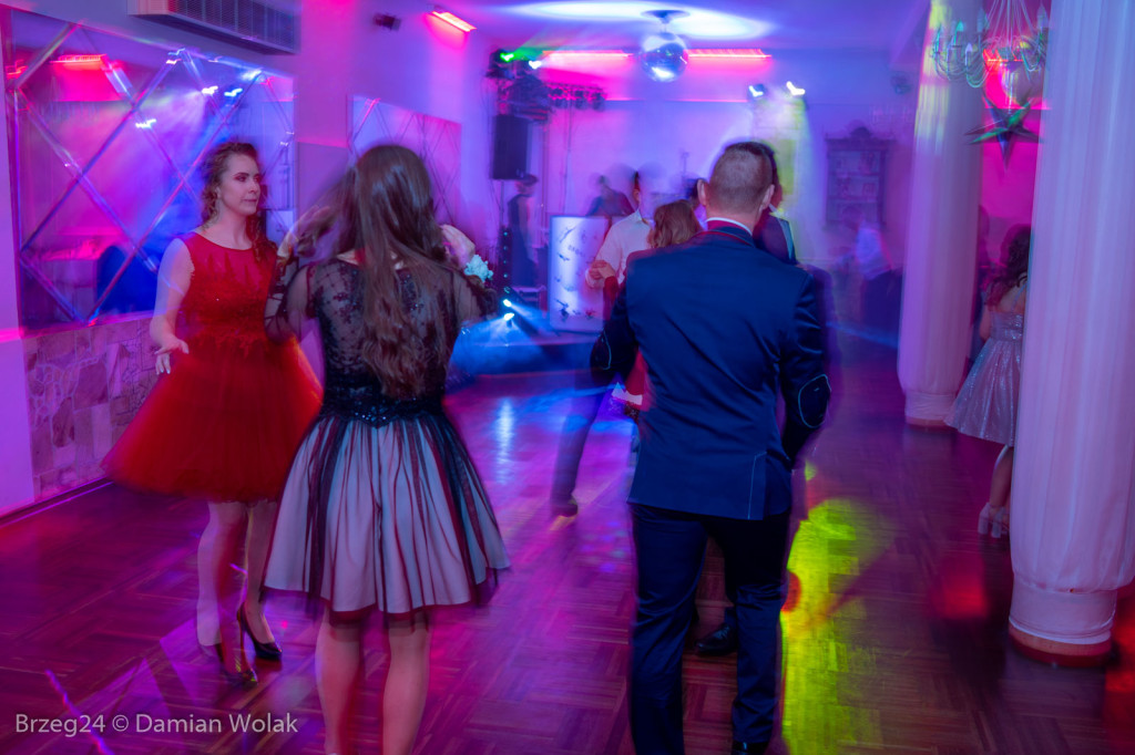 Studniówka 2020 w Zespole Szkół Ponadpodstawowych w Grodkowie [zdjęcia]