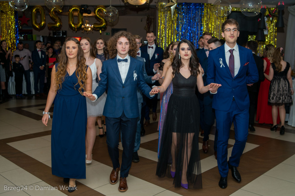 Studniówka 2020 w Liceum Ogólnokształcącym w Grodkowie [zdjęcia]