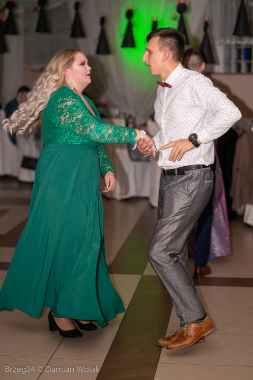 Studniówka 2020 w Liceum Ogólnokształcącym w Grodkowie [zdjęcia]