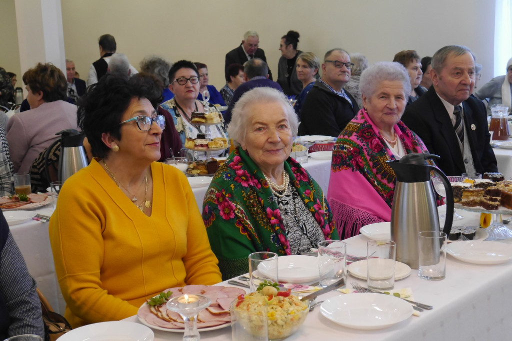 Radośni seniorzy w Pogorzeli [fotorelacja]