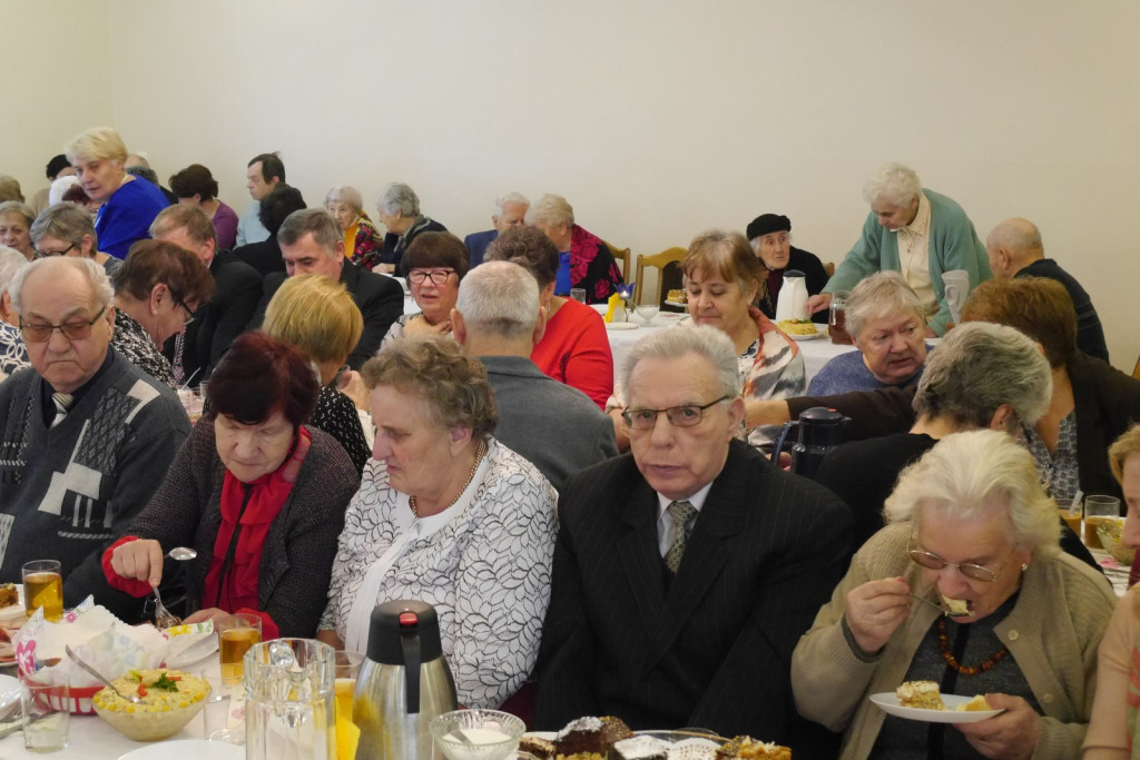 Radośni seniorzy w Pogorzeli [fotorelacja]