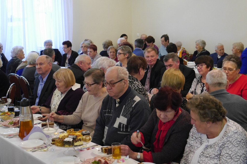 Radośni seniorzy w Pogorzeli [fotorelacja]