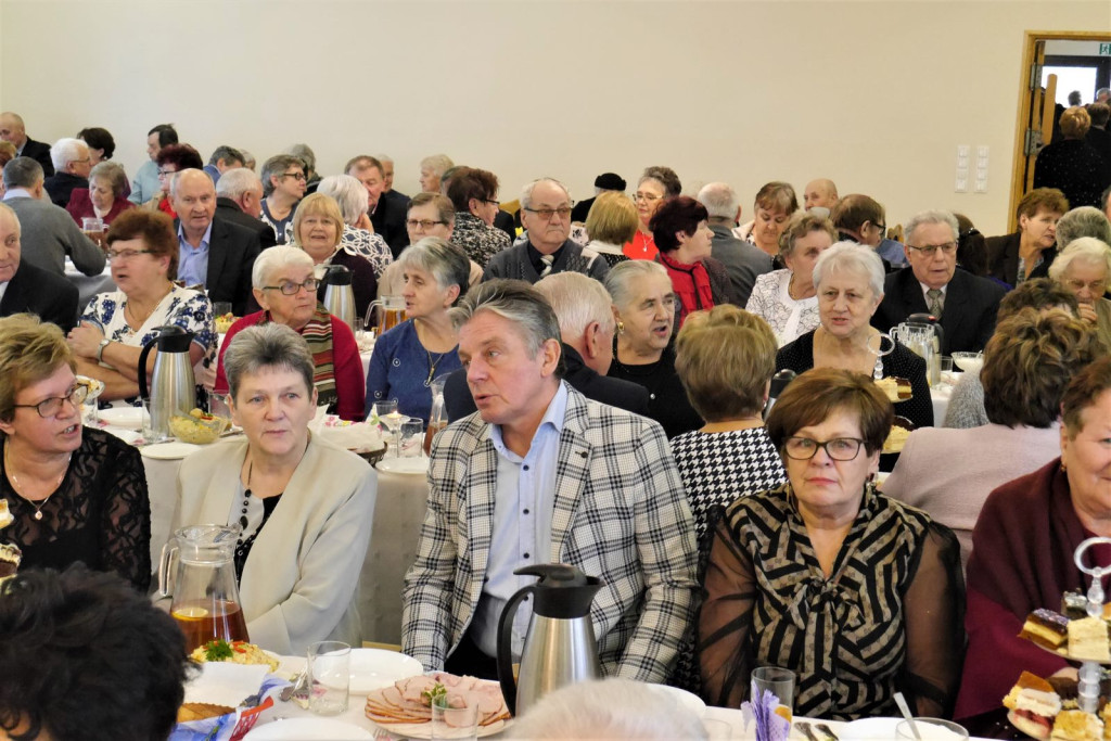 Radośni seniorzy w Pogorzeli [fotorelacja]