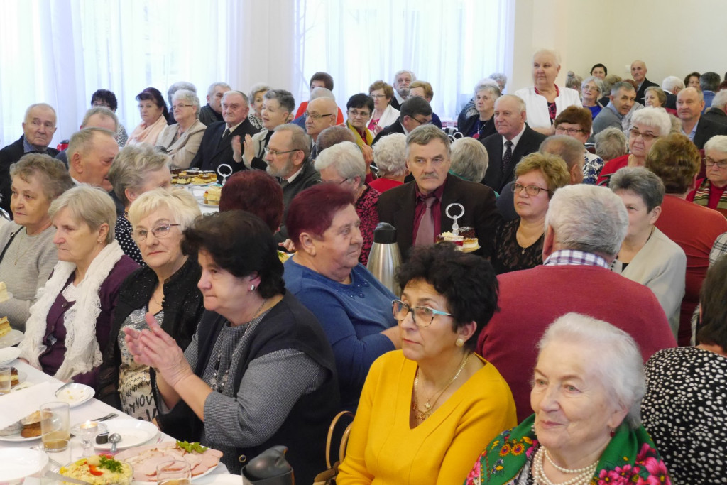 Radośni seniorzy w Pogorzeli [fotorelacja]