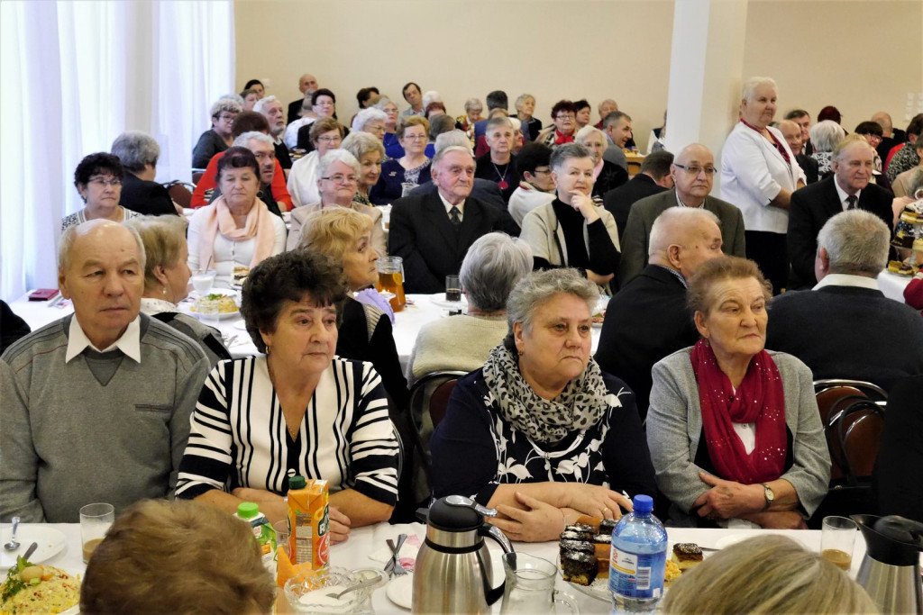 Radośni seniorzy w Pogorzeli [fotorelacja]