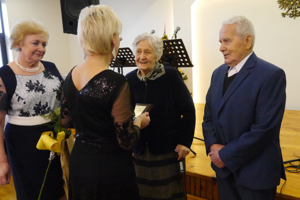 Radośni seniorzy w Pogorzeli [fotorelacja]