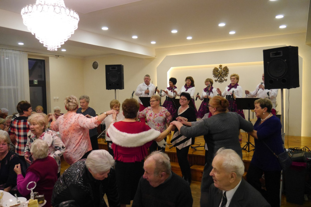 Radośni seniorzy w Pogorzeli [fotorelacja]