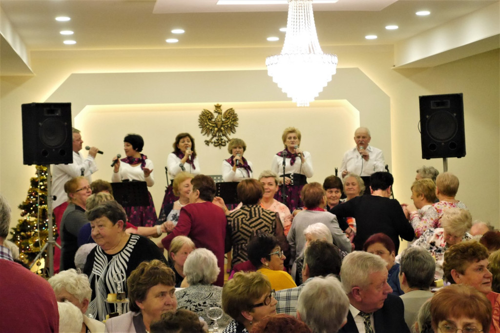 Radośni seniorzy w Pogorzeli [fotorelacja]