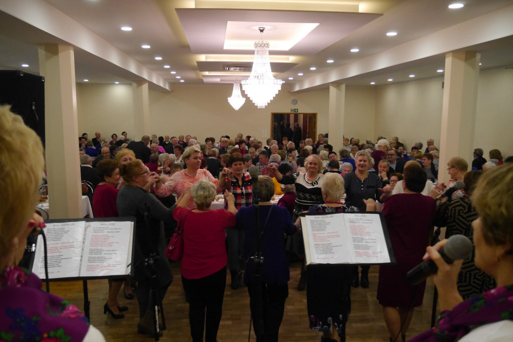 Radośni seniorzy w Pogorzeli [fotorelacja]