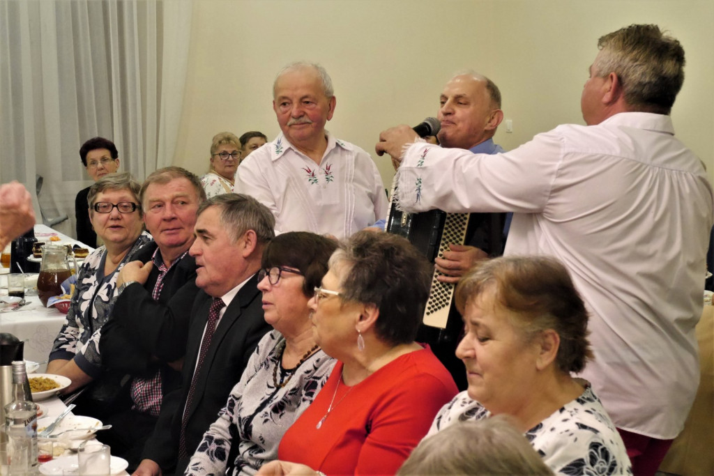 Radośni seniorzy w Pogorzeli [fotorelacja]