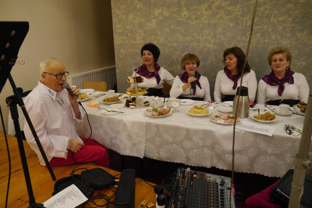 Radośni seniorzy w Pogorzeli [fotorelacja]