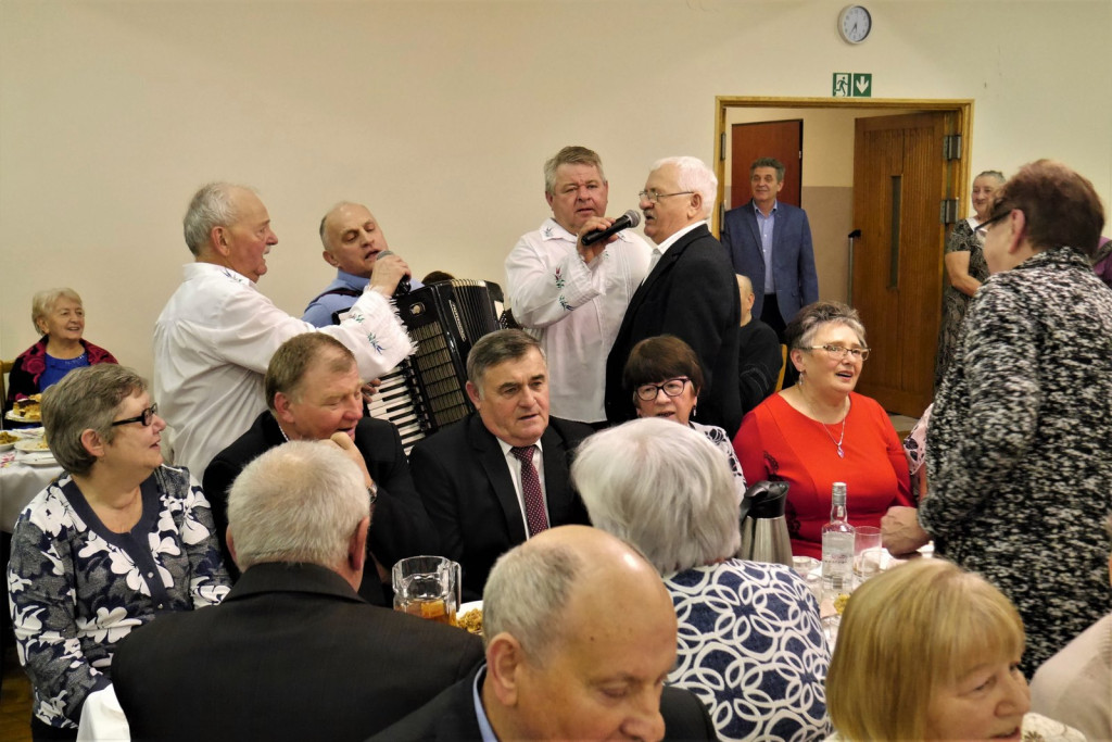 Radośni seniorzy w Pogorzeli [fotorelacja]