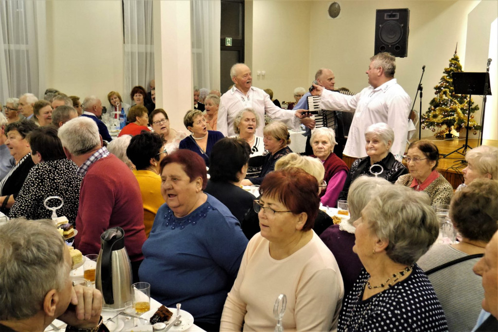 Radośni seniorzy w Pogorzeli [fotorelacja]