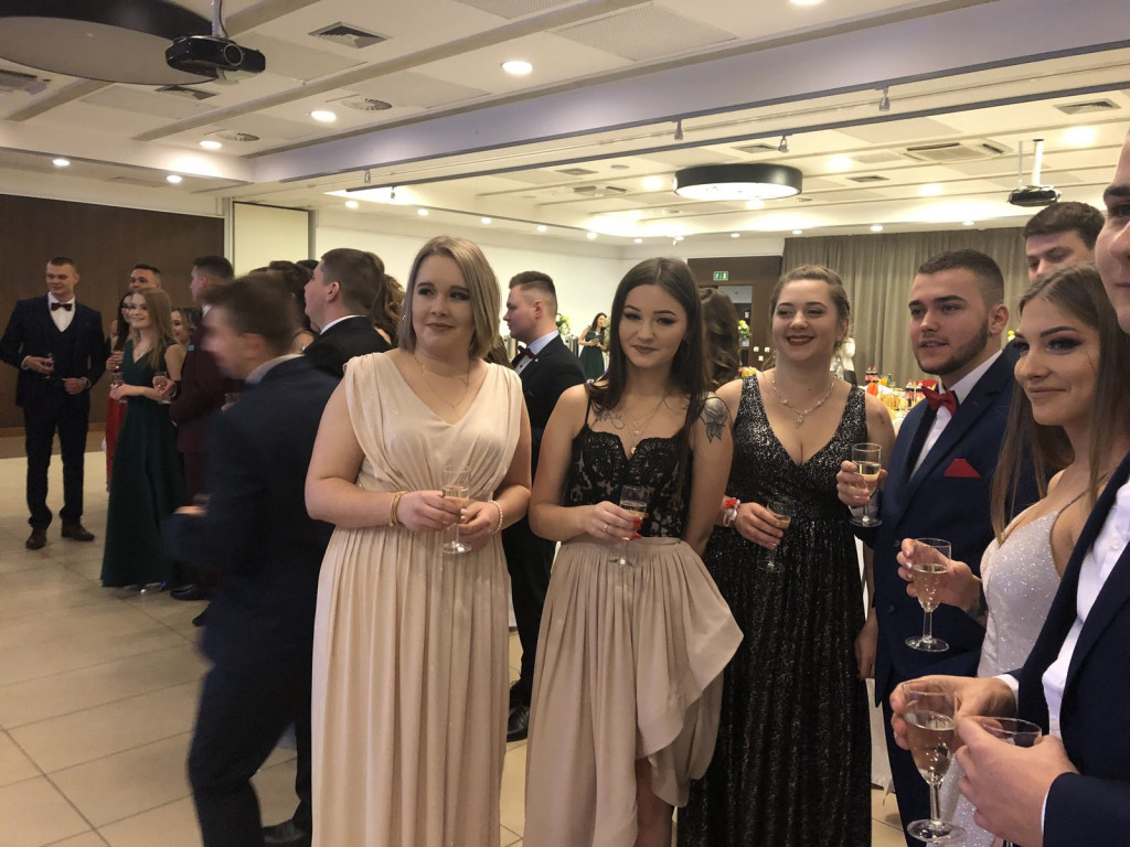 Wspaniała i jedyna w swoim rodzaju noc. Studniówka ZSB w Brzegu