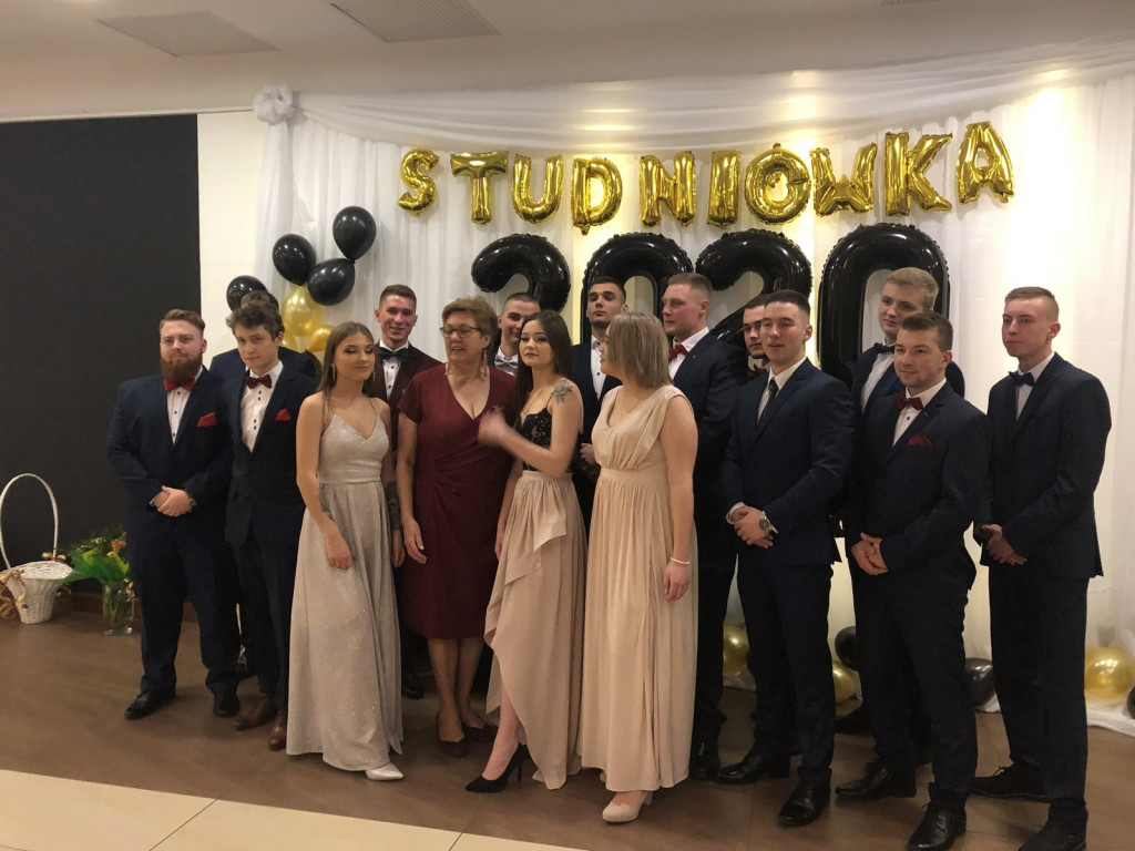 Wspaniała i jedyna w swoim rodzaju noc. Studniówka ZSB w Brzegu