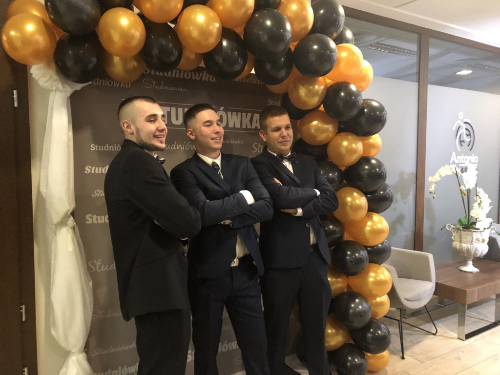 Wspaniała i jedyna w swoim rodzaju noc. Studniówka ZSB w Brzegu