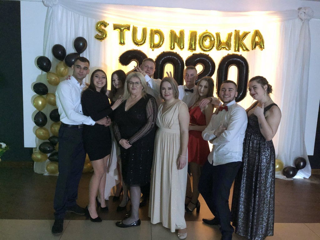 Wspaniała i jedyna w swoim rodzaju noc. Studniówka ZSB w Brzegu