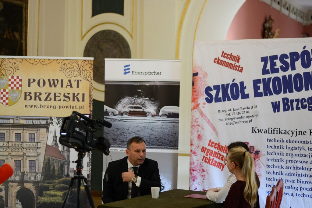 Zespół Szkół Ekonomicznych w Brzegu i dolnośląska firma Eberspächer podpisali porozumienie o współpracy