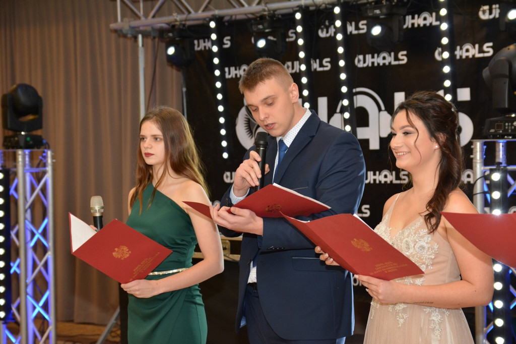 Studniówka 2020 w Zespole Szkół Zawodowych Nr 1 w Brzegu [zdjęcia]